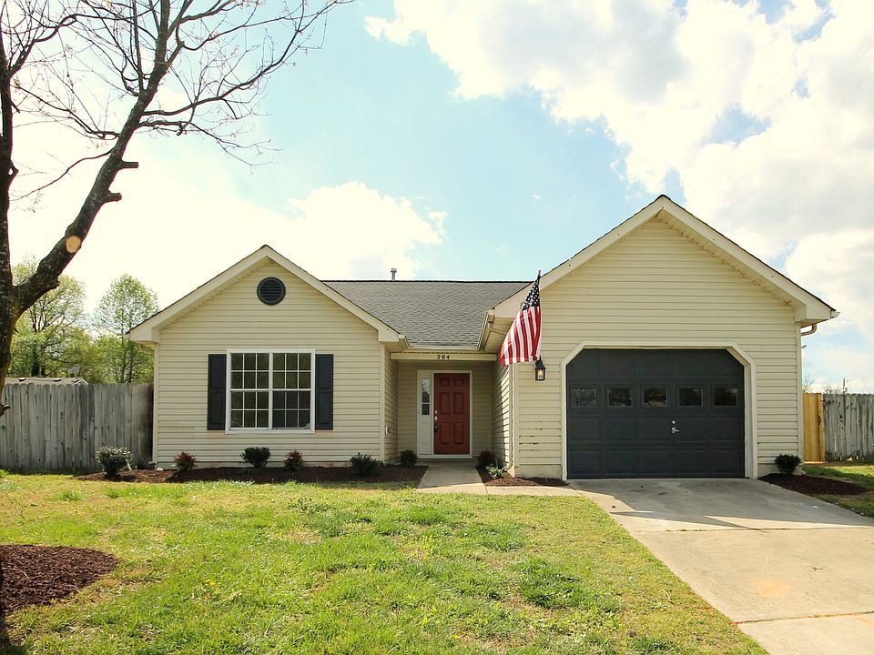 1st image of 204 Cypress Ct