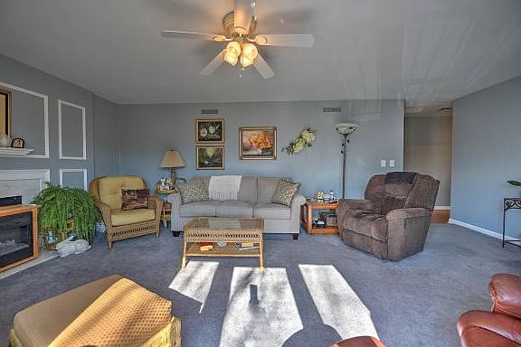 5th image of 504 Manor Dr APT C