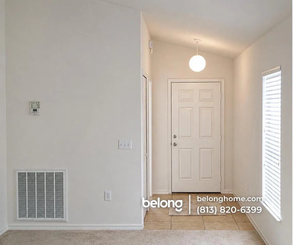 Building Photo - 9803 33rd Ave E