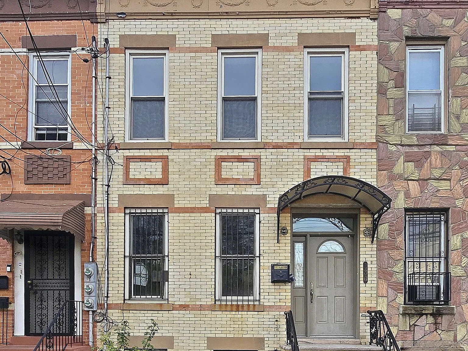 380 Van Siclen Avenue — Photo 1