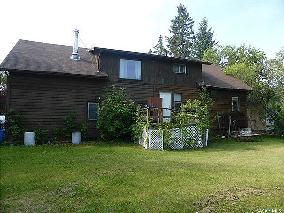 2nd image of 225 1st AVENUE E