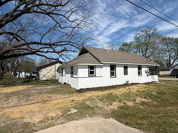 4th image of 733 S Griffith Avenue