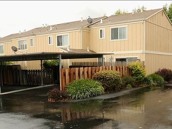 3rd image of 122 Park Ln