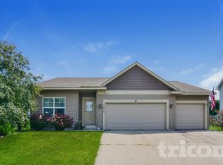 1074 Landings Ln, Watertown, MN 55388