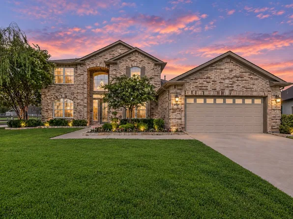 8701 Freeport Dr, Denton, TX 76207