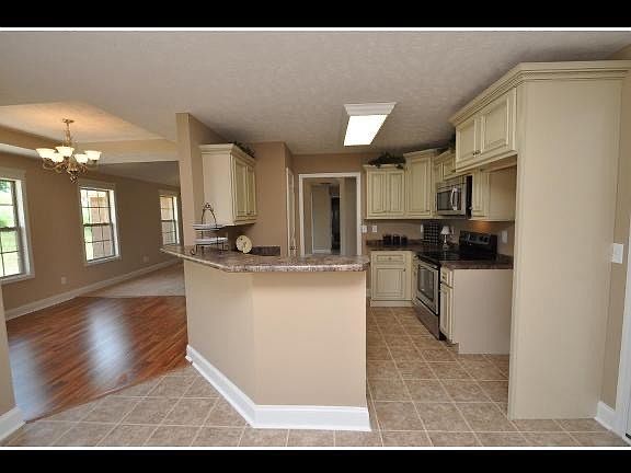 5th image of 89 Auburn Hills Dr