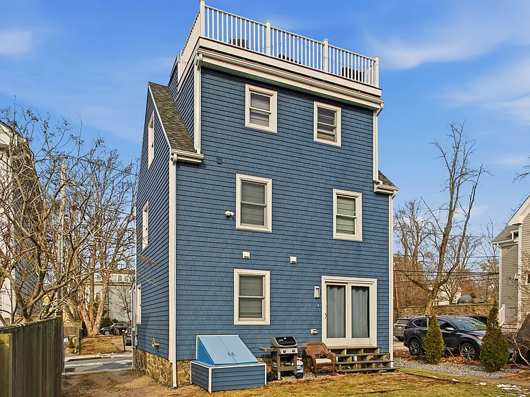 7 Bacheller St — Photo 4