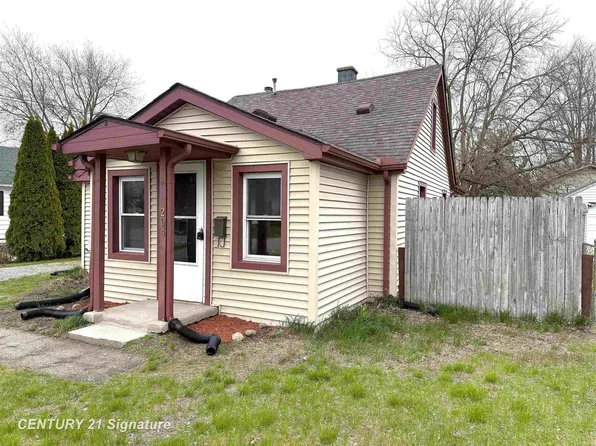 204 Oxford St, Bay City, MI 48708