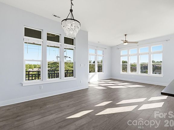 5th image of 935 McAlway Rd #306