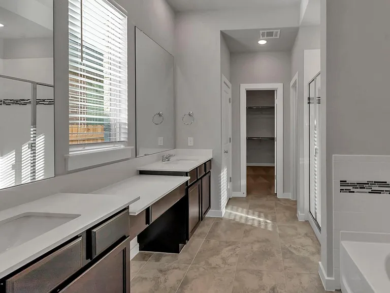 6037 Amalea Ln — Photo 23