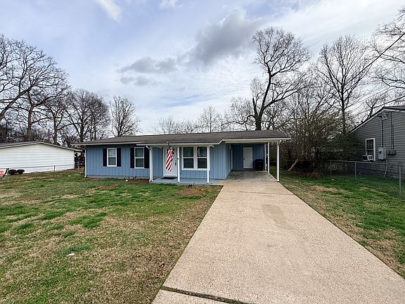 2nd image of 205 Robert E Lee St