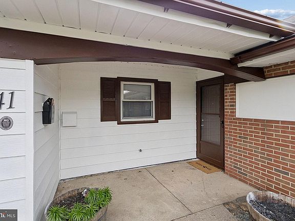 2nd image of 41 Brunswick Ln