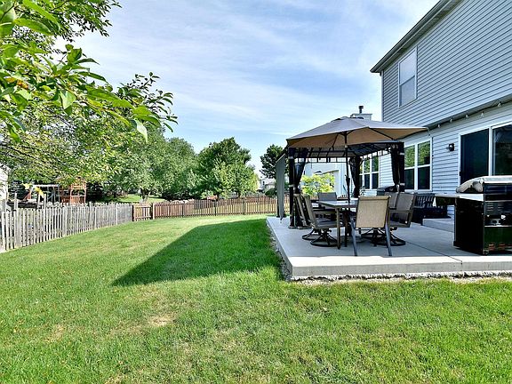 3rd image of 2207 Candlewood Dr