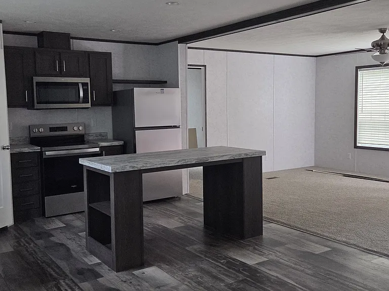 Oak Meadow Dr — Photo 2