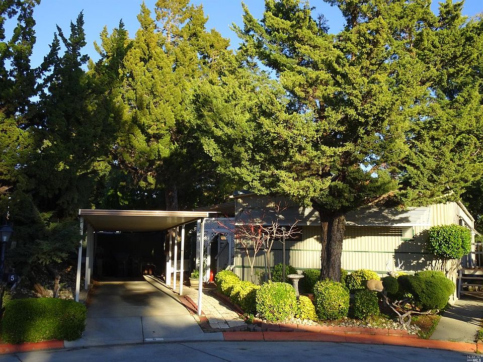 1st image of 5 Bel Air Cir