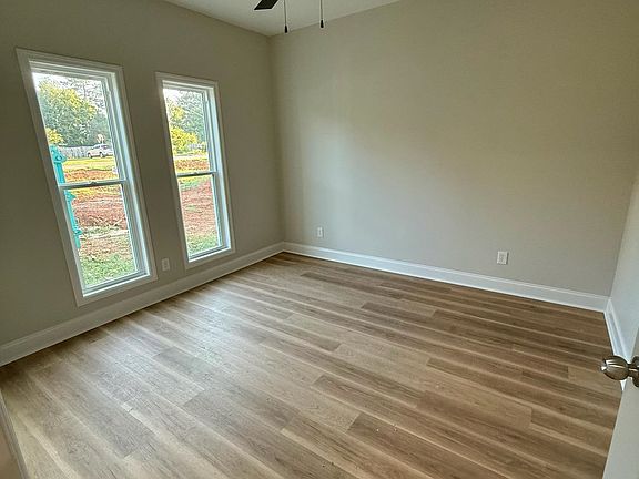 5th image of 83 McFall Rd