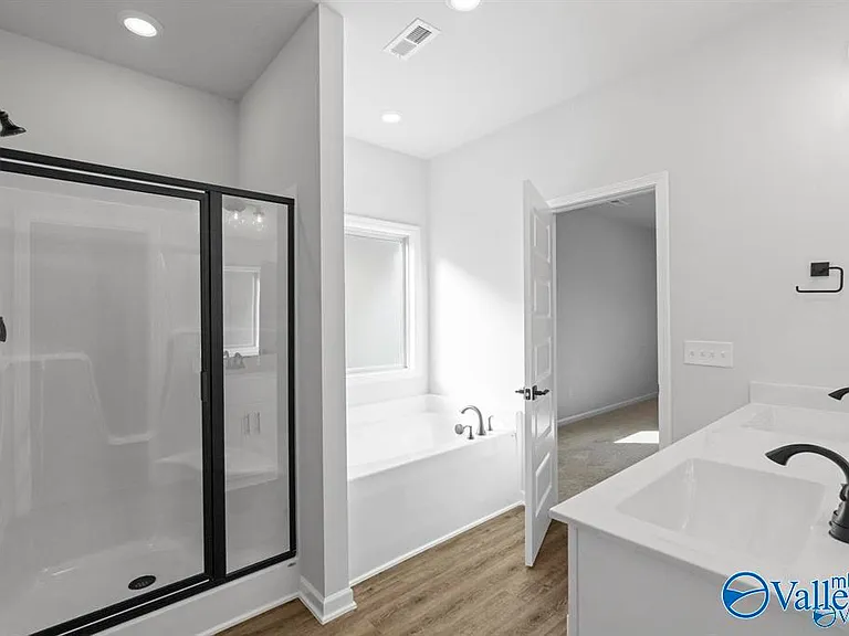 127 Huffman St — Photo 9
