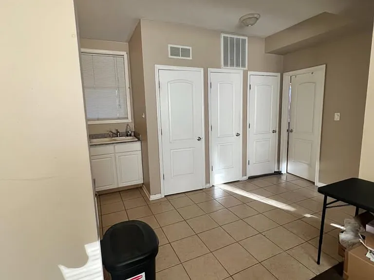 4023 W Wellington Ave #1R — Photo 3