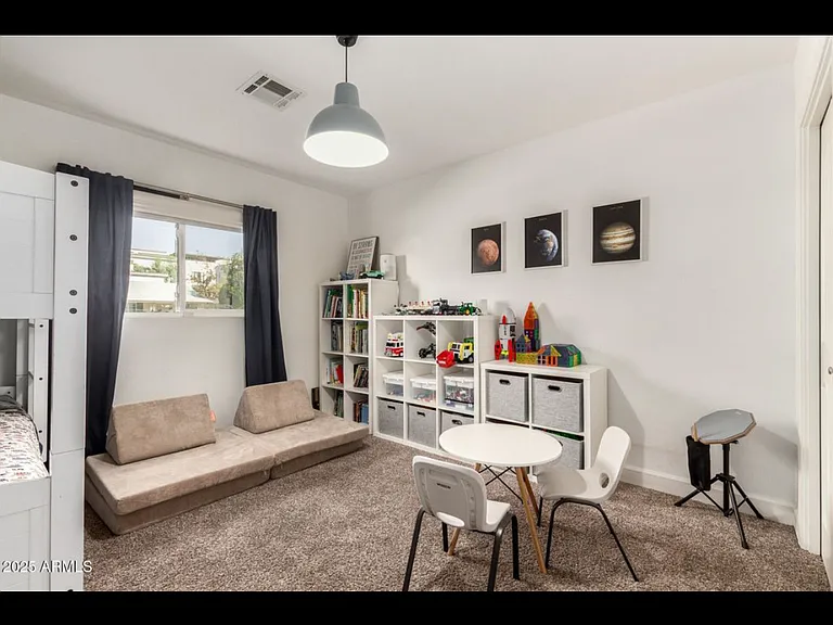 2613 E Pierson St — Photo 9