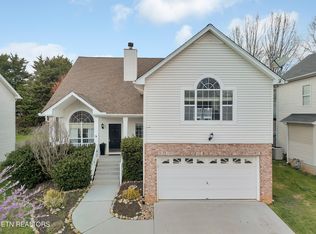 8127 Robins Nest Ln, Knoxville, TN 37919
