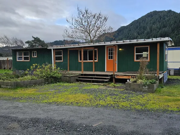 800 King St #21, Powers, OR 97466
