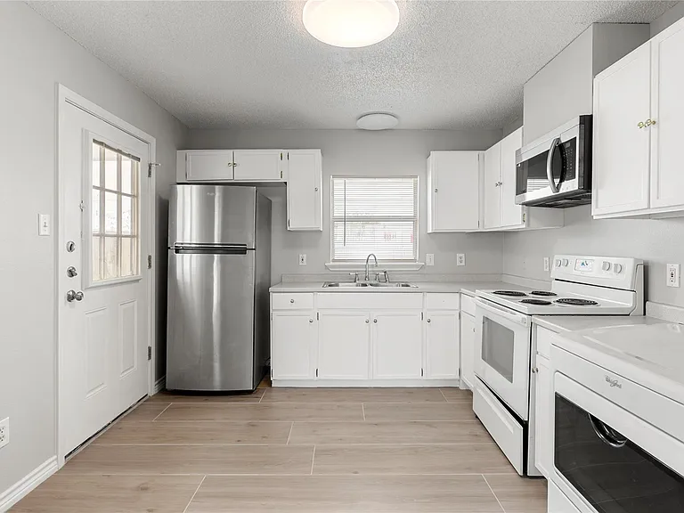 108 Gm Ln #B — Photo 8