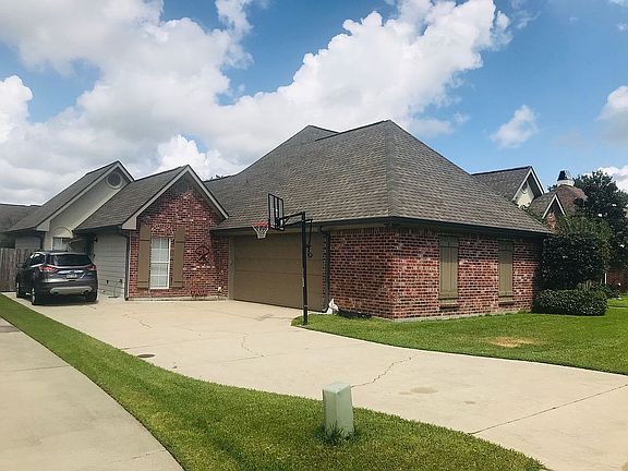 2nd image of 216 Cresthill Dr