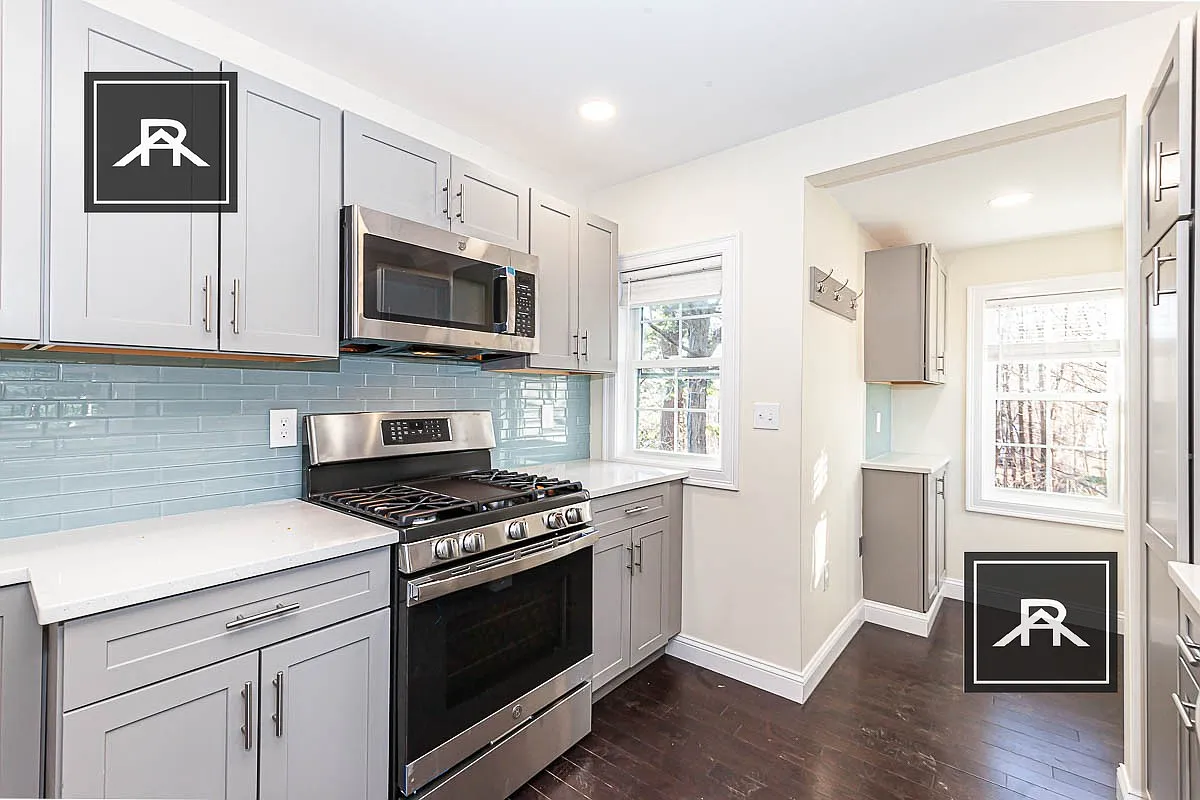 5 bed, 5.0 bath, 2140 sqft, $6,900 — Photo 1