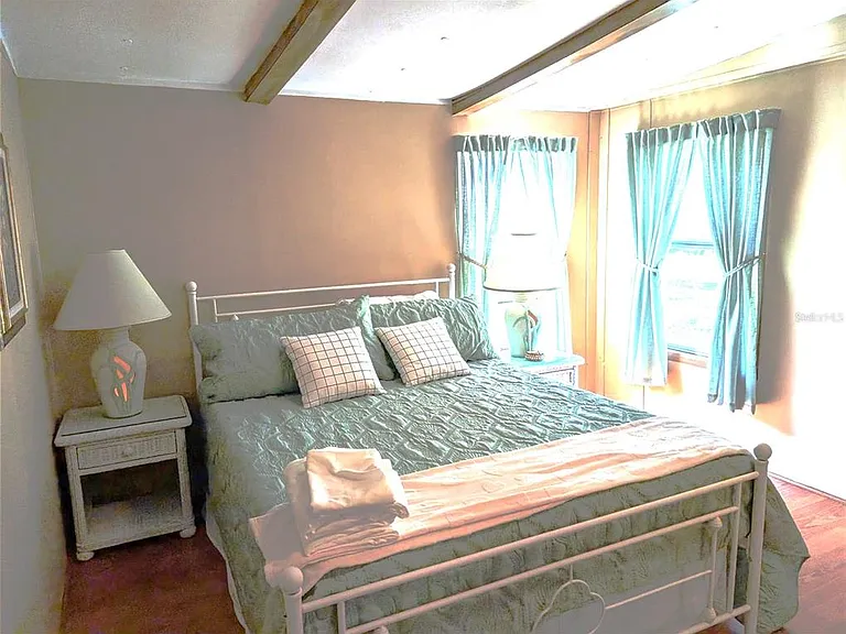 56314 Blue Creek Rd — Photo 14