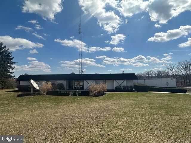 1st image of 160 W Clearview Ave