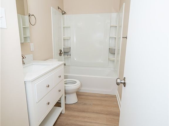 5th image of 7463 Johnnycake Ridge Rd