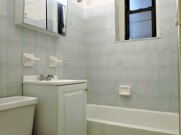 4th image of 3083 29th St APT B3