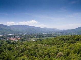 9999 Robin Ridge Ln, Black Mountain, NC 28711