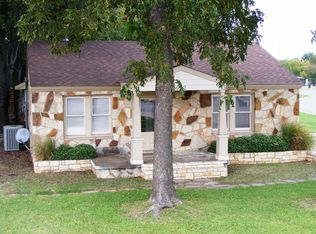 622 E Pearl St, Granbury, TX 76048
