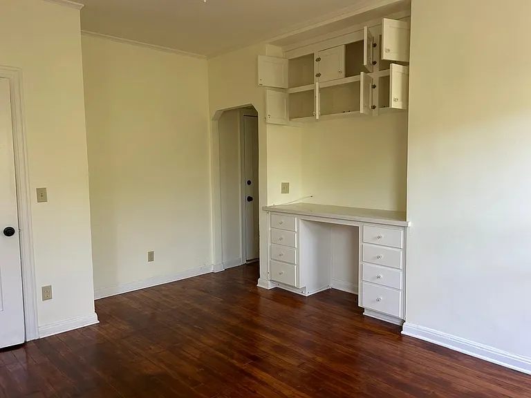 1129 N Hoover St #104 — Photo 5