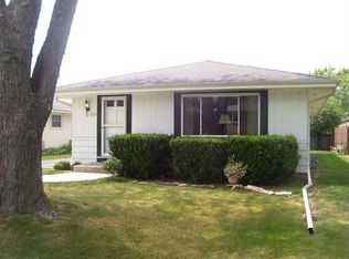 4209 S 89th St, Greenfield, WI 53228