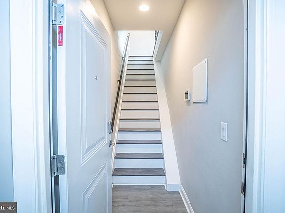 5th image of 2942 W Master St
