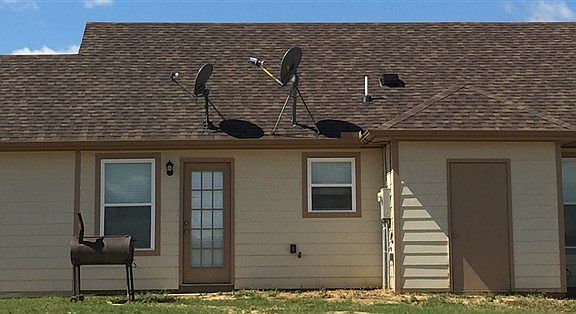 2nd image of 464 Sanford Dr