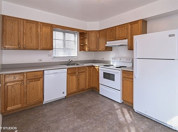 3rd image of 1332 Greenwillow Ln Unit 7