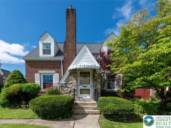 550 N 2nd St, Emmaus, PA 18049