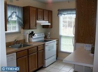 75 Banbury Ct, Holland, PA 18966