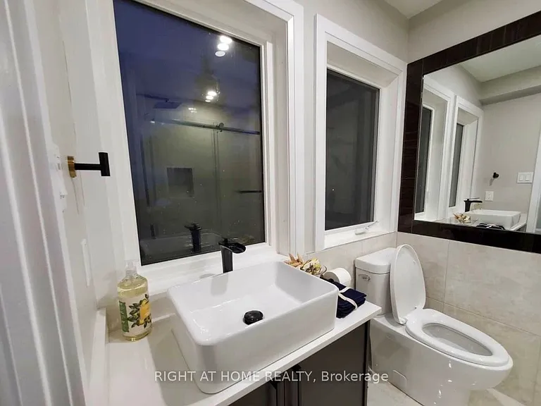 2610 Leonard St — Photo 11