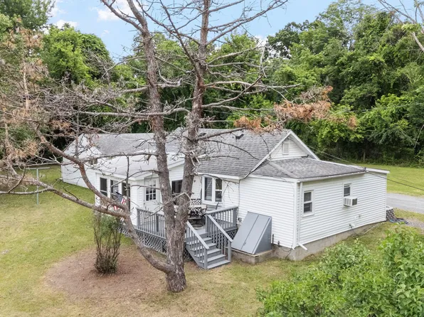 5 Wanzer Avenue, East Greenbush, NY 12144