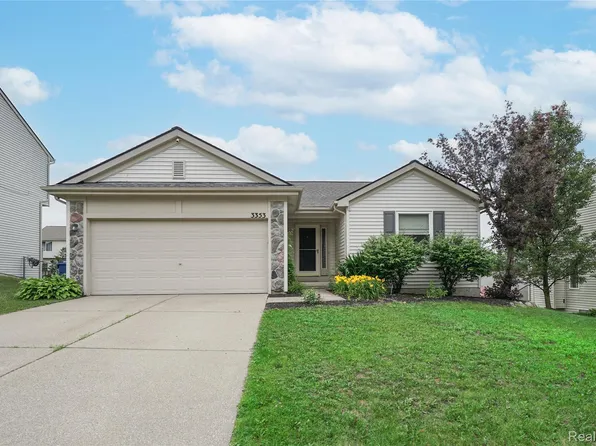 3353 Herrington Dr, Holly, MI 48442