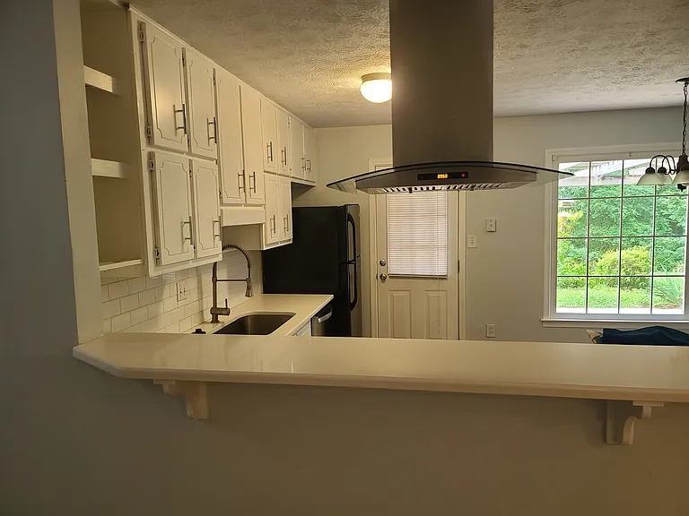 709 Redwood Park — Photo 30