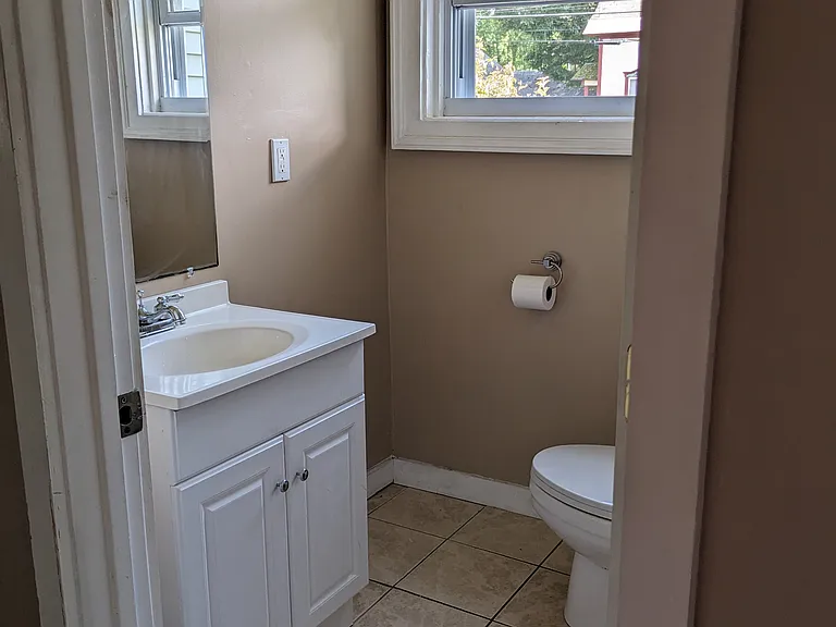 203 Bay St #B — Photo 10