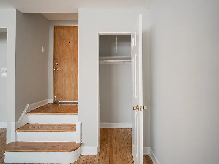 Closet Space 7347-G