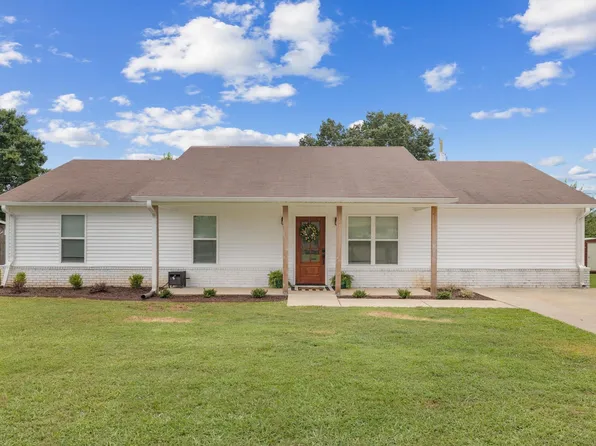 309 W Washington Dr, Muscle Shoals, AL 35661