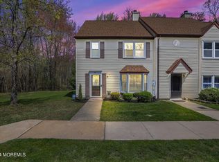 35 Colonial Ct, Jackson, NJ 08527