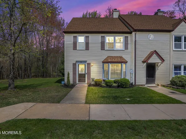 35 Colonial Court, Jackson, NJ 08527